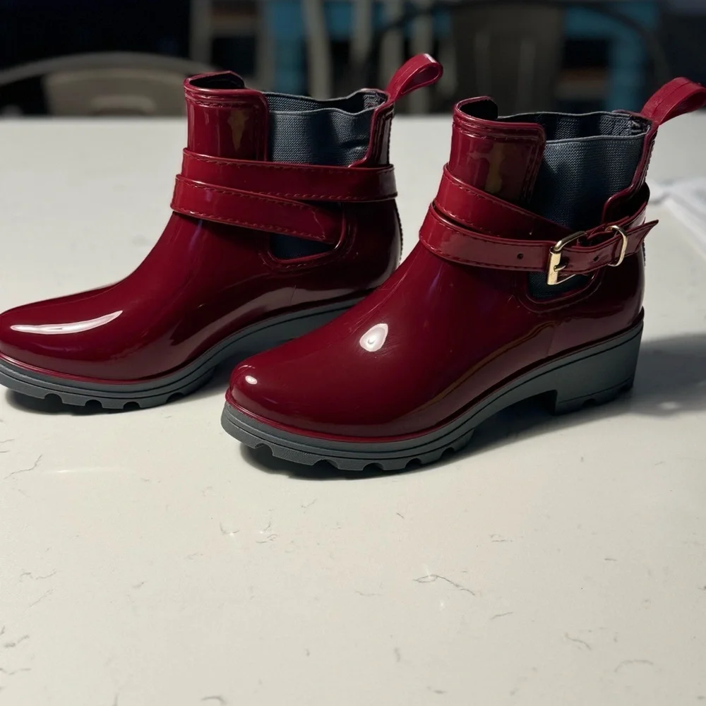 Chic Red Waterproof Rain Boots – Size 4-4.5 (EU 35) Stylish & Functional